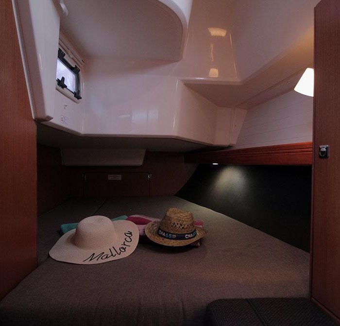 Chilly Lilly | Bavaria Cruiser 37 photo 7