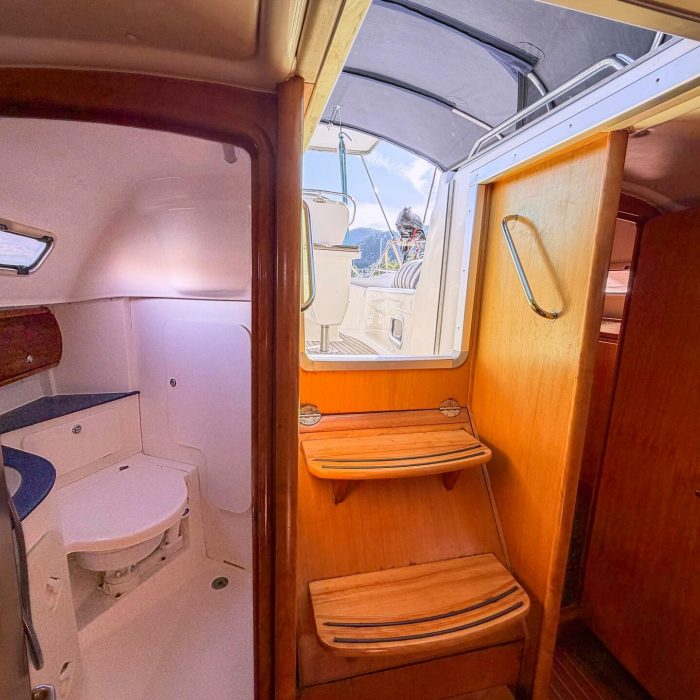 Lila | Bavaria Cruiser 32 photo 10 Lila | Bavaria Cruiser 32 photo 10