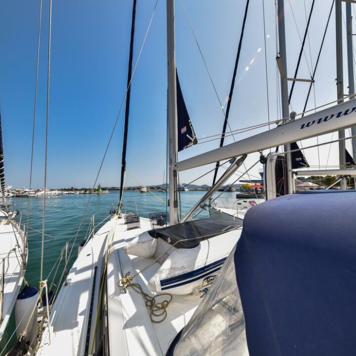4Play | Oceanis 41.1 photo 4