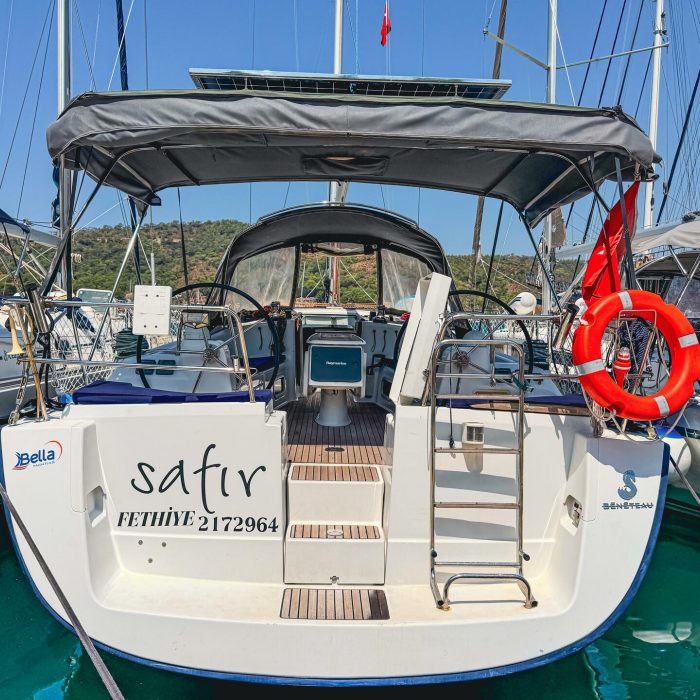 Premium | Oceanis 40 photo 8