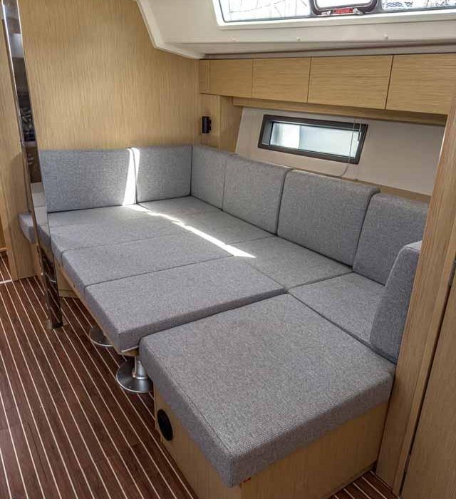 Livia | Bavaria C42 photo 7
