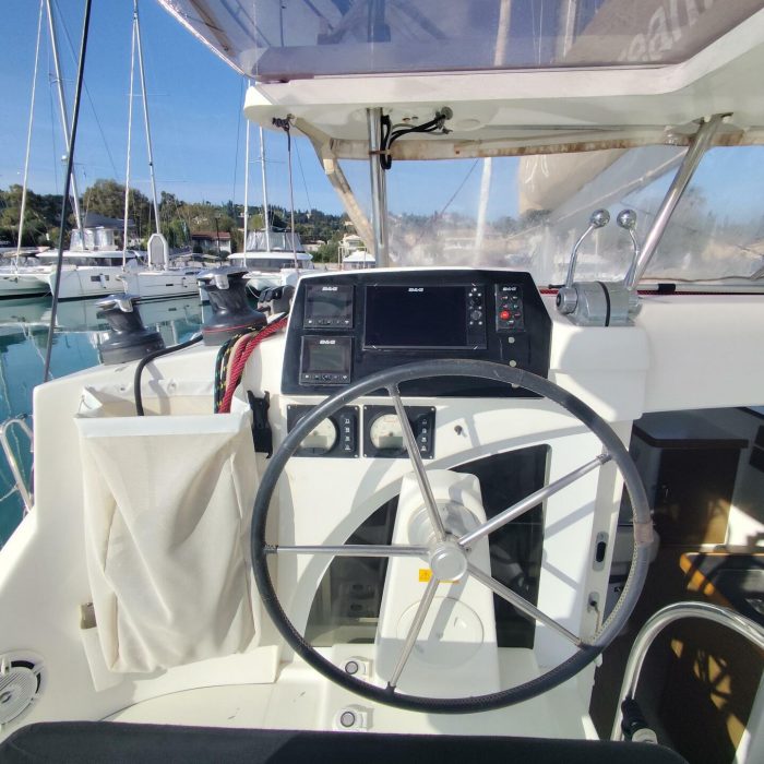 Whooper | Lagoon 380 photo 10