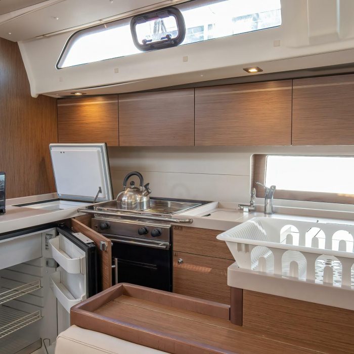Hybris - Standard Line | Oceanis 51.1 photo 22