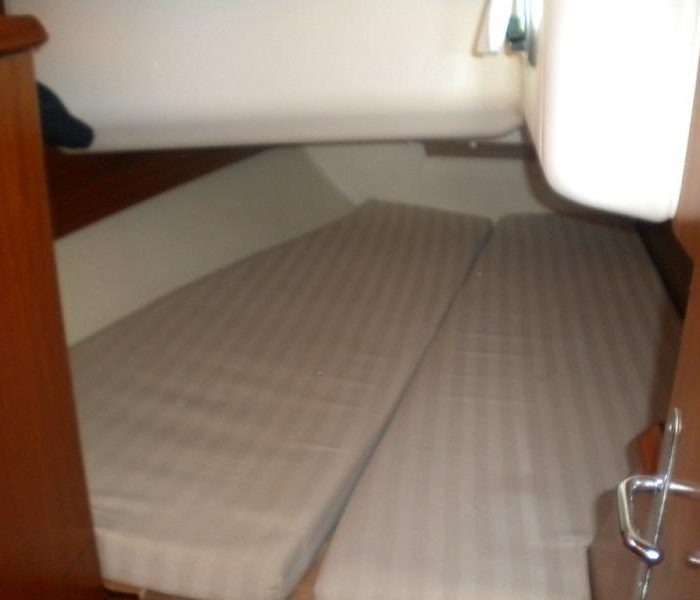 Panic | Sun Odyssey 40 photo 12