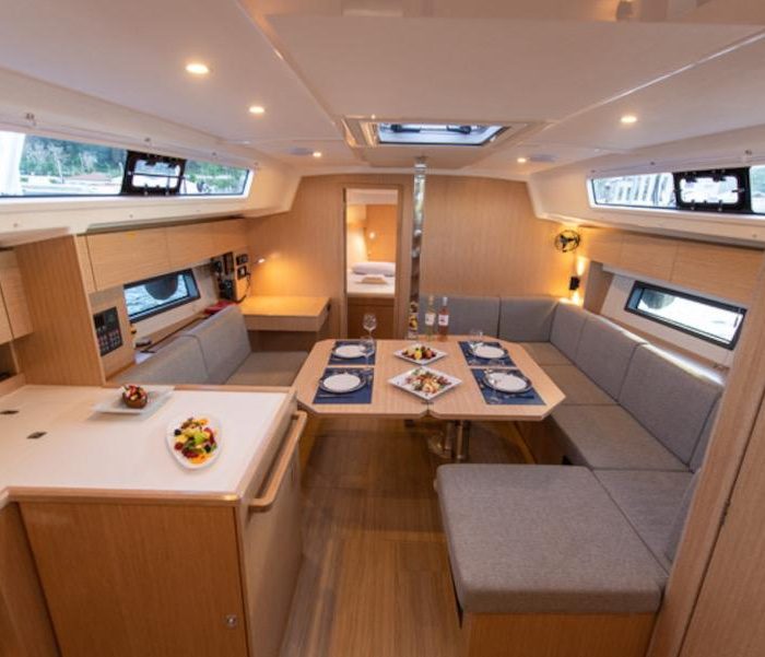 Karpouzi | Bavaria C42 photo 12