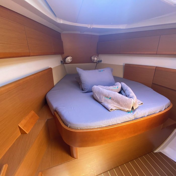 Capella II | Sun Odyssey 44 i photo 8