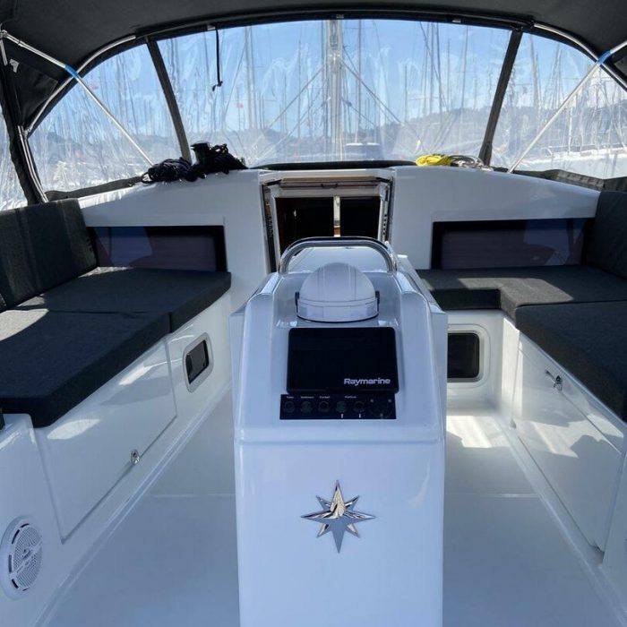 Lornia | Sun Odyssey 440 photo 12