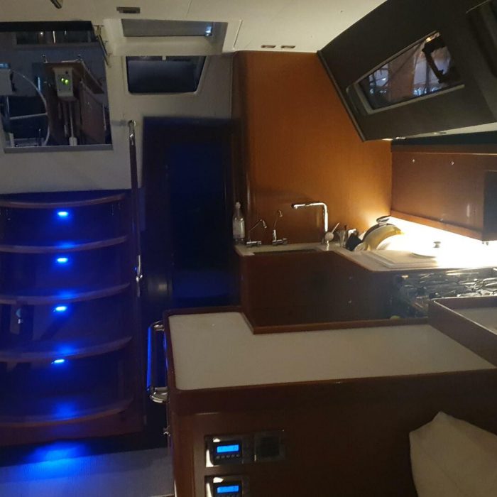 Premium + | Oceanis 60 photo 30