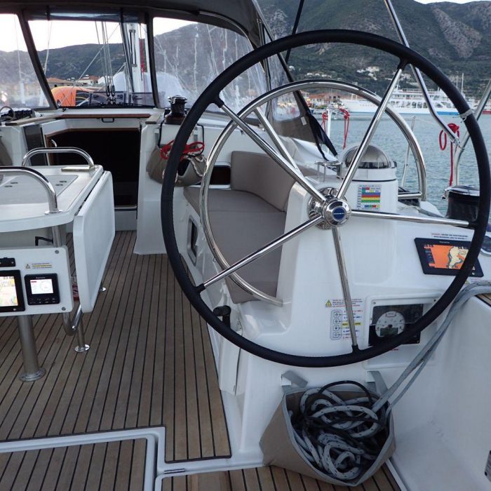 Mayflower | Sun Odyssey 519 photo 6