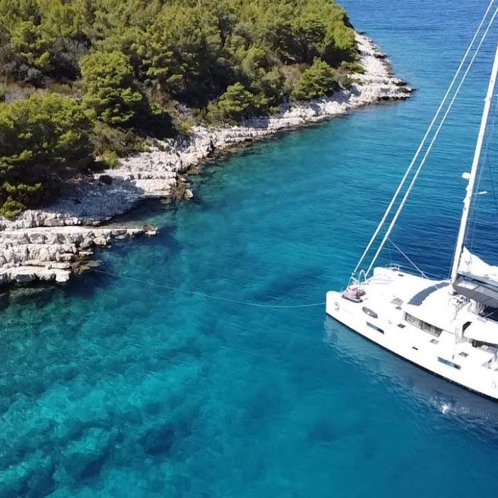 DISCOVERY I | Lagoon 52F photo 3