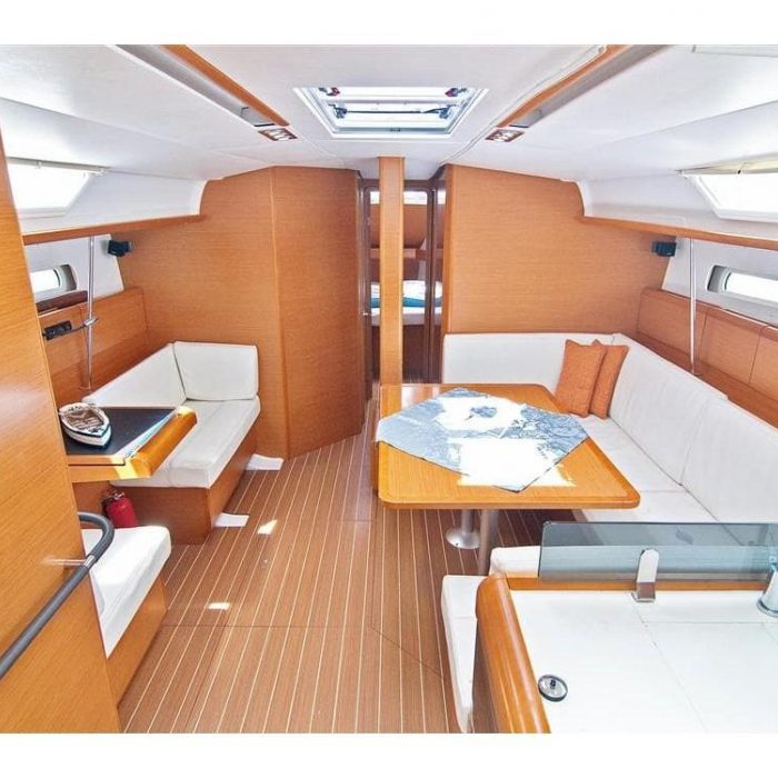 Marina 1 | Sun Odyssey 439 photo 8