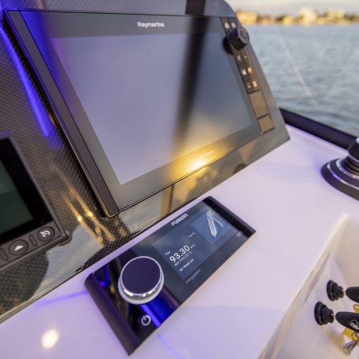 Batcat | Aquila 32 Sport photo 15