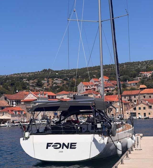 F-ONE | Bavaria C57 Style - 4 + 1 cab. photo 18