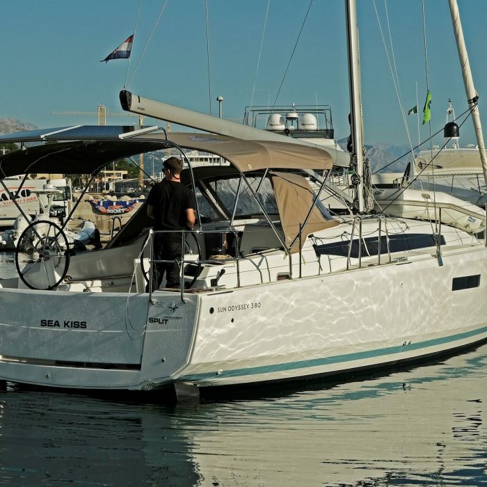 Sea Kiss | Sun Odyssey 380 photo 7