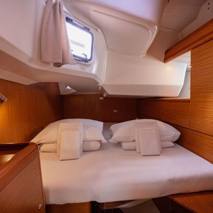 Ana B. | Sun Odyssey 49i photo 29