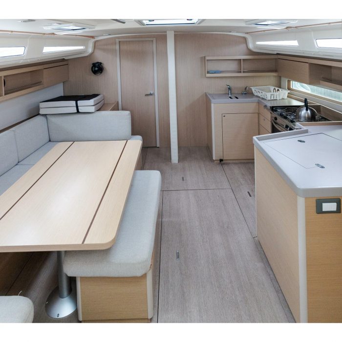 Clio - Standard Line | Oceanis 40.1 photo 9