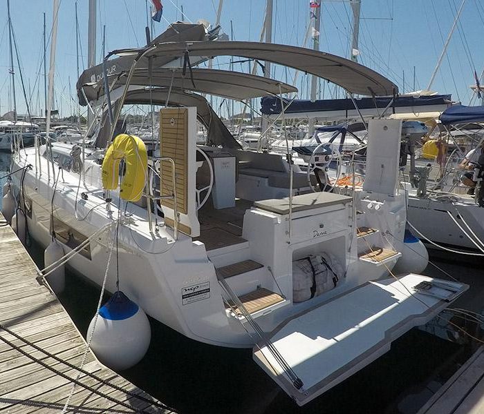 Dama | Dufour 44 photo 6