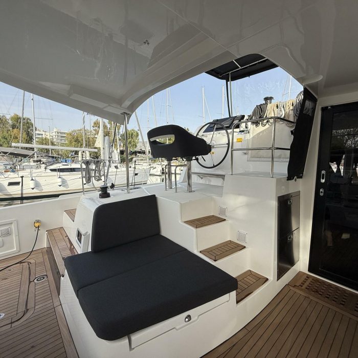 Bellatrix (A/C,Electric Heads) | Lagoon 42 photo 10