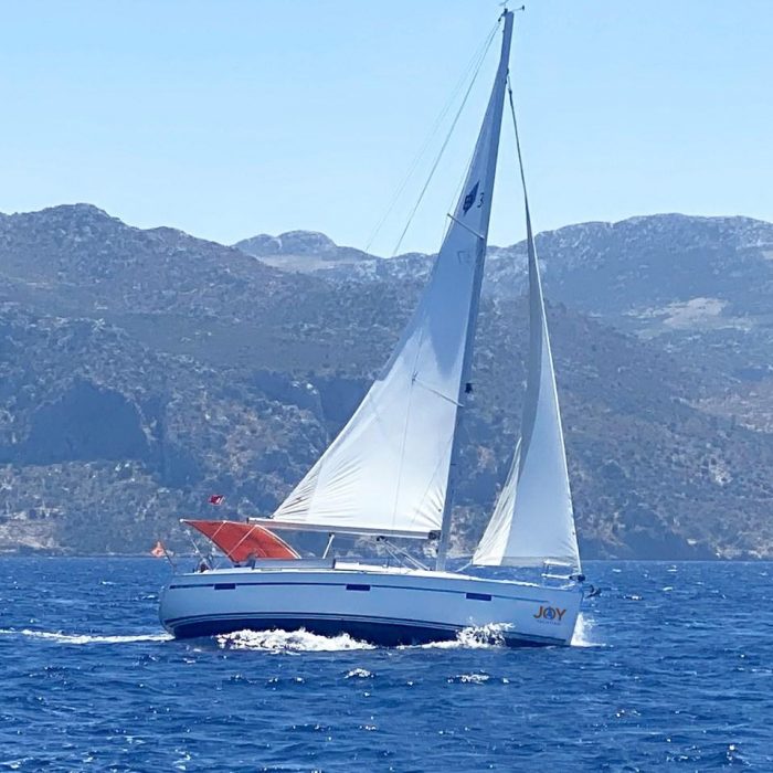 Roger Rabbit | Bavaria Cruiser 37 photo 2
