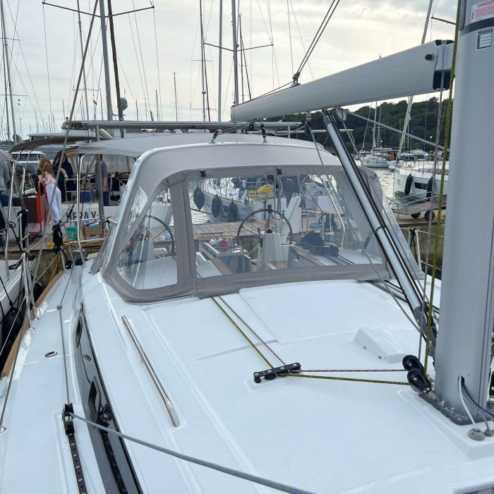 Jana | Oceanis 38.1 photo 7