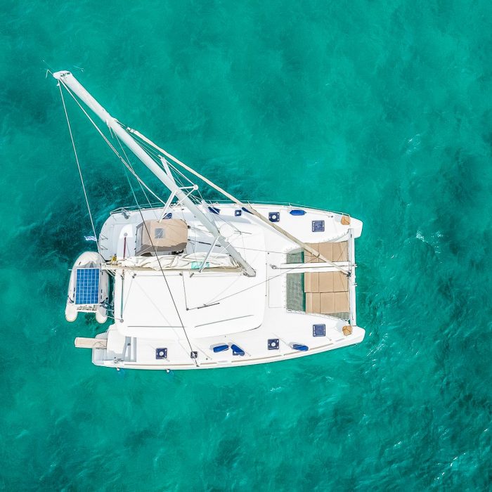 Christina S | Lagoon 400 S2 photo 7