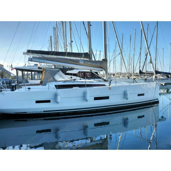 Kairos - Solar Panel, BBQ | Dufour 430 photo 11