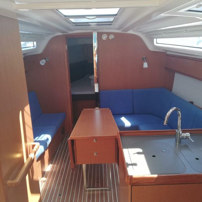 Diana | Bavaria Cruiser 37 photo 9