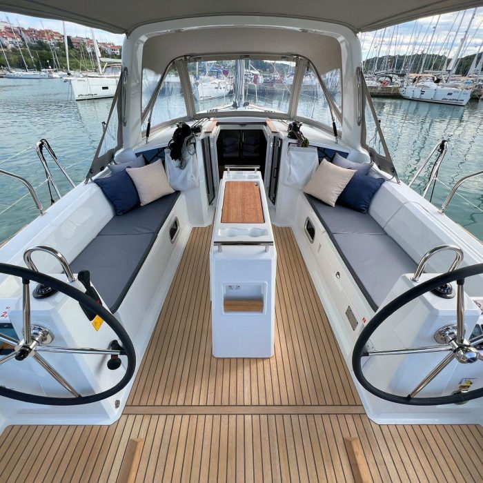 Jana | Oceanis 38.1 photo 6