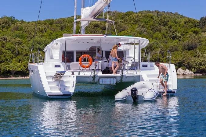 Gin Tonic | Lagoon 450 Fly photo 3