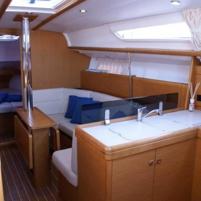 Frivola | Sun Odyssey 36i photo 7