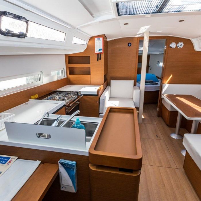 Feel The Magic | Sun Odyssey 410 photo 8