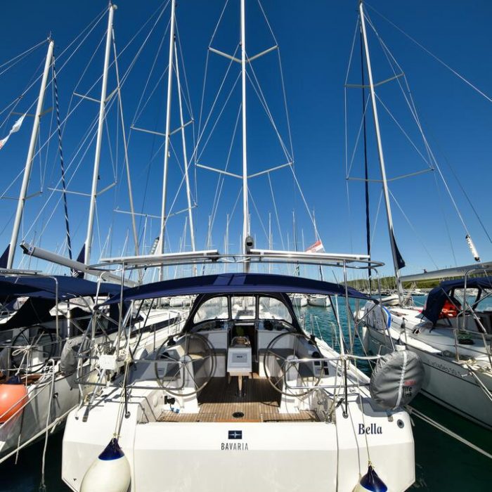 Bella | Bavaria C42 photo 6