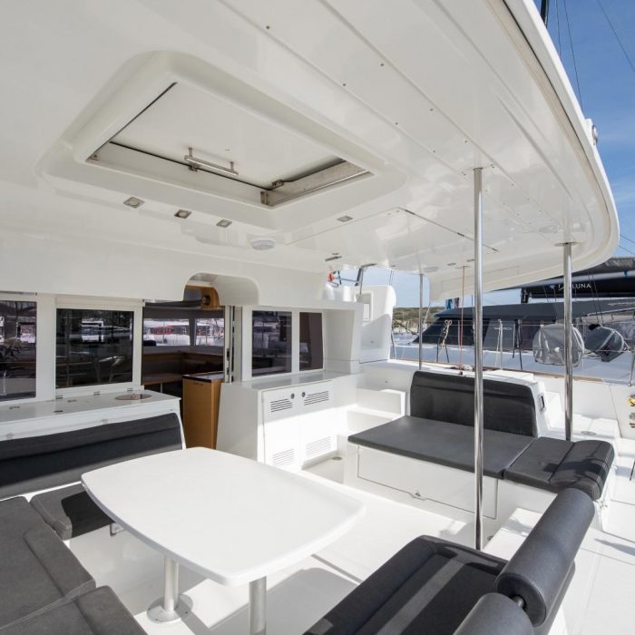 Diva | Lagoon 450 Fly photo 34