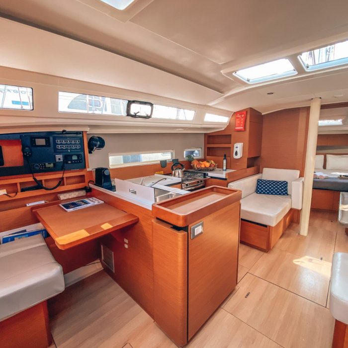 Aquaholic | Sun Odyssey 410 photo 10