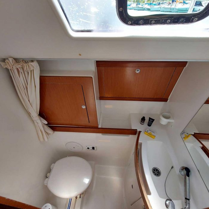 Onar | Oceanis 43 photo 7