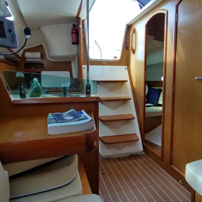 Jami 3 | Sun Odyssey 32i photo 10