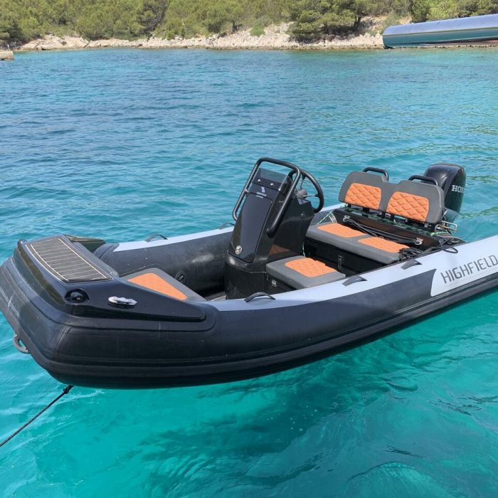 Black Duck | Lagoon 450 Fly photo 9
