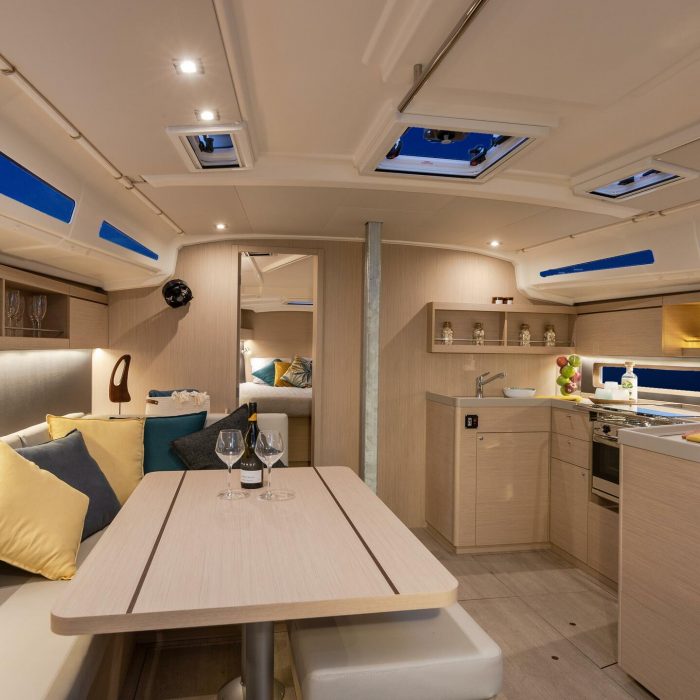 Moorings 42.3 Club | Oceanis 40.1 photo 6