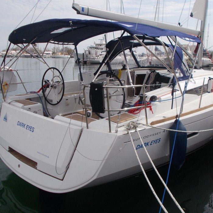 Dark Eyes | Sun Odyssey 419 photo 1