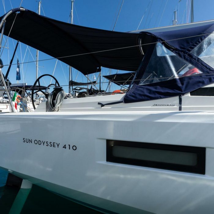 Eumephe - Standard line | Sun Odyssey 410 photo 1