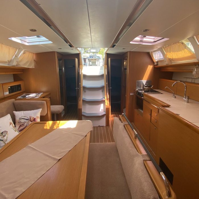 Capella II | Sun Odyssey 44 i photo 9