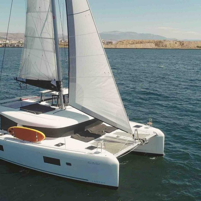 Premium + | Lagoon 42 photo 4