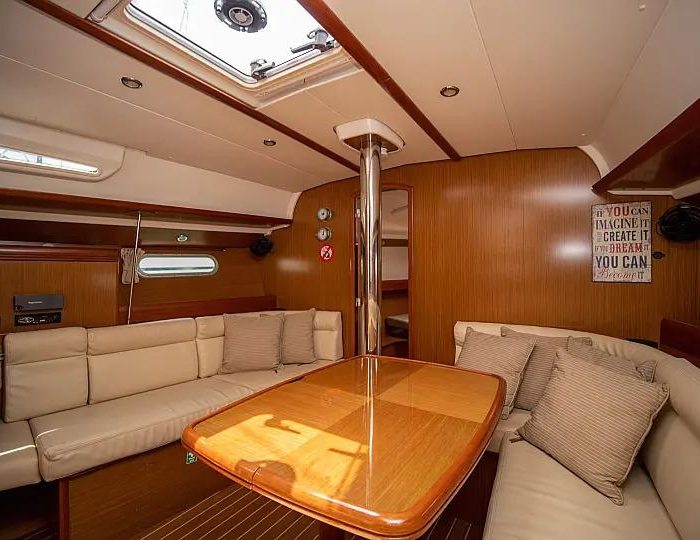 Mila | Sun Odyssey 42 i photo 20