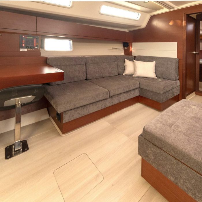 Bea - Water maker, Solar Panel | Hanse 458 photo 9