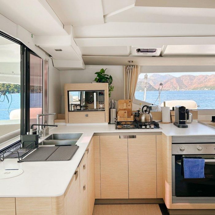 Angara | Fountaine Pajot Tanna 47 photo 16