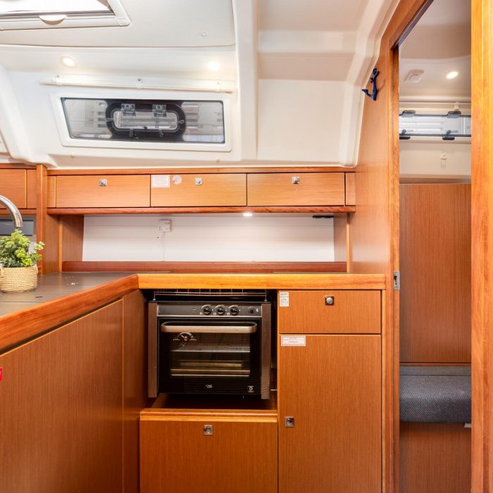 Fjaka | Bavaria Cruiser 37 photo 10