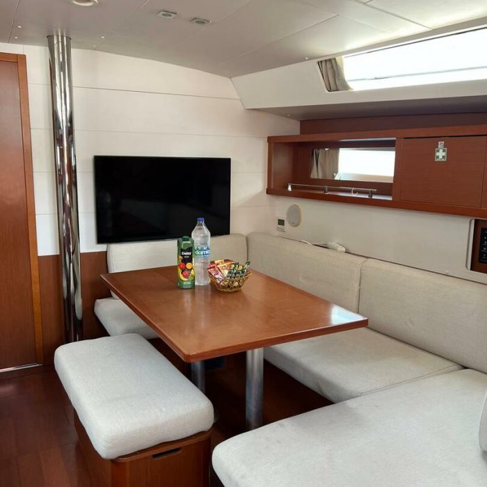 Storm Dancer 1 | Oceanis 45 photo 5