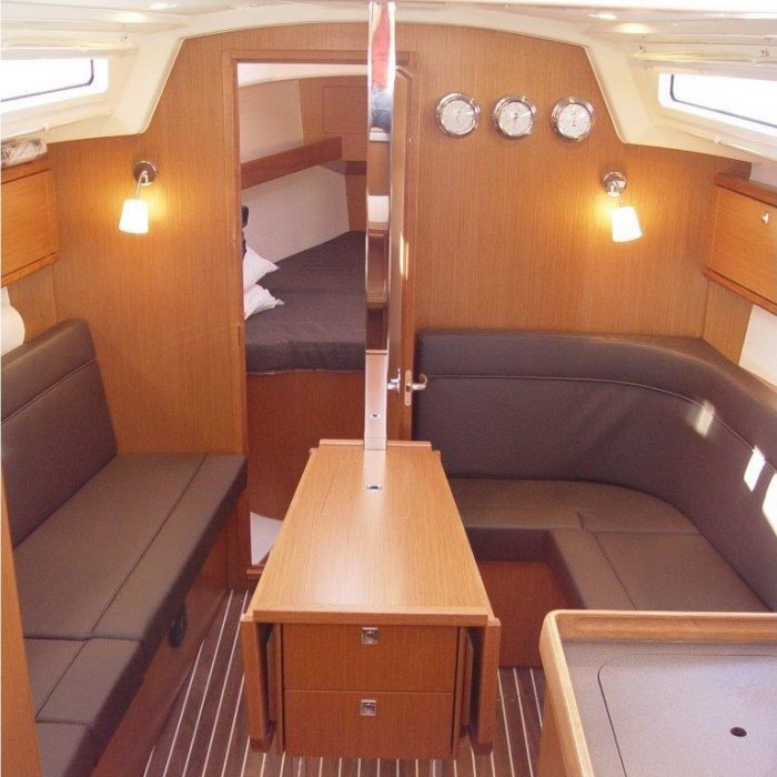 Merak | Bavaria Cruiser 34 photo 9