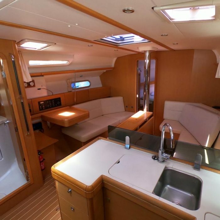 Praha | Sun Odyssey 42 photo 14