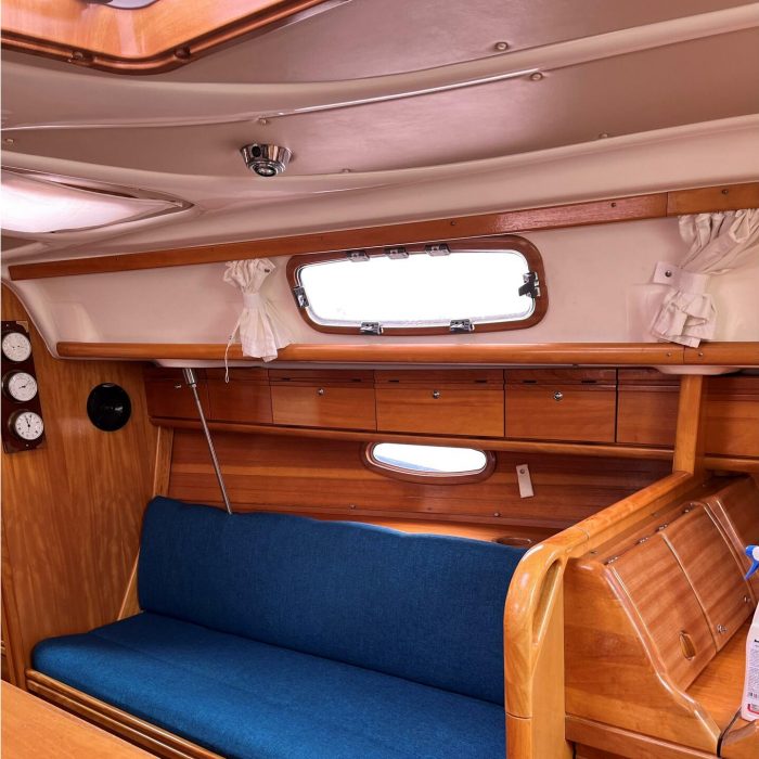 Small AS | Bavaria 33 Cruiser photo 3